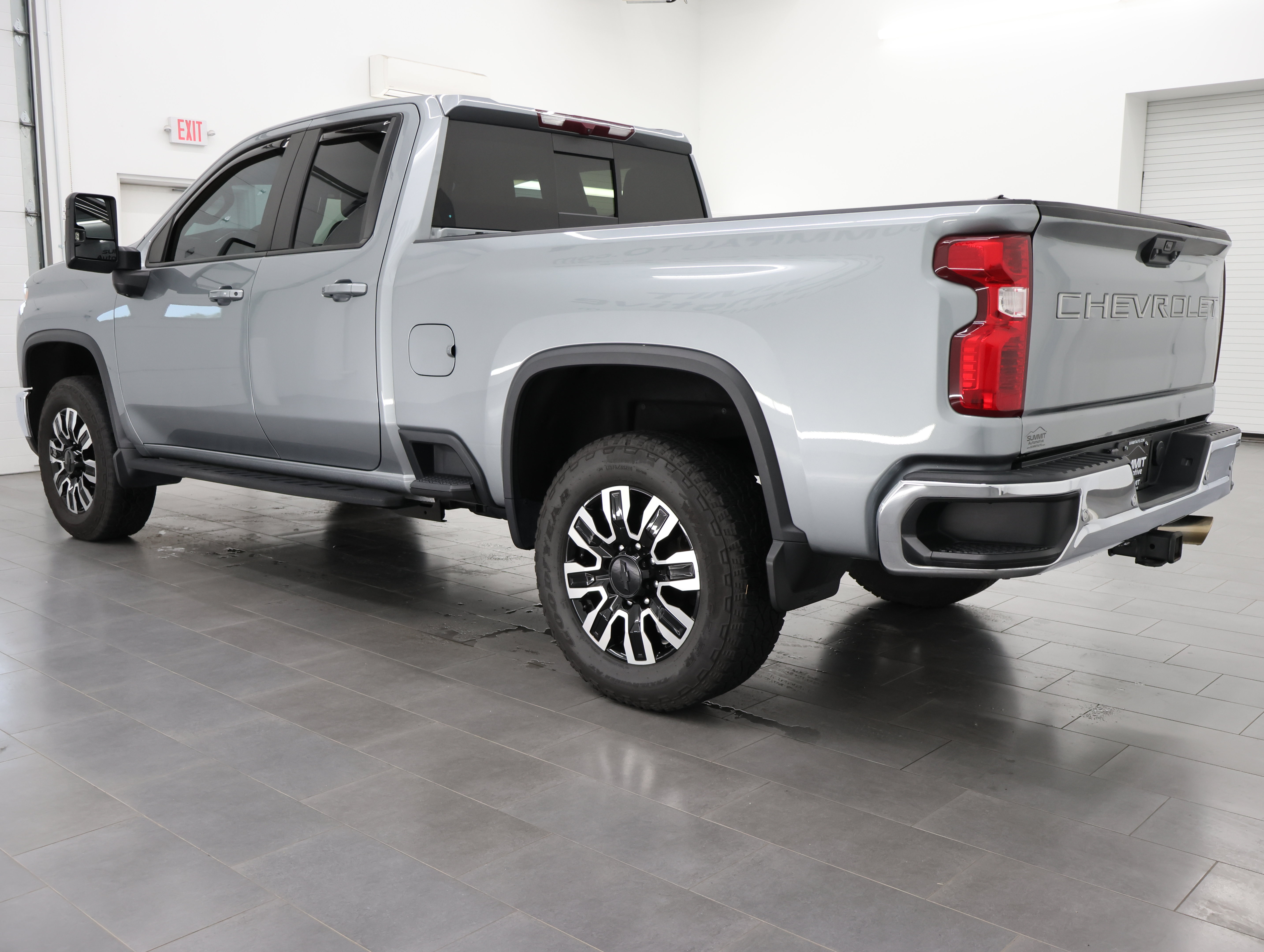 Used 2024 Chevrolet Silverado 2500 LT AWD/4WD image 6