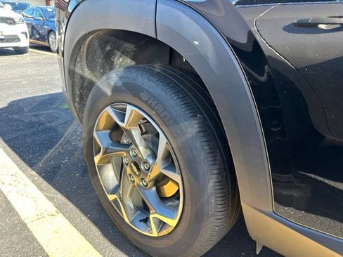 Used 2025 Chevrolet Trax LT w/ LT Convenience Package FWD image 9