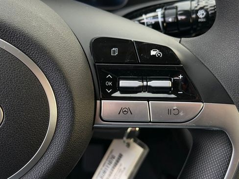 Certified 2025 Hyundai Elantra SE w/ Cargo Package image 16