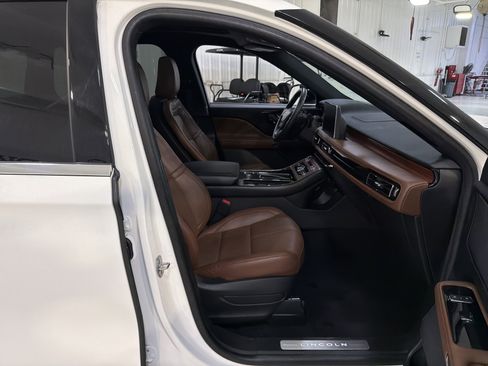 Used 2023 Lincoln Aviator Reserve w/ Elements Package Plus image 15