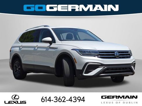 Used 2023 Volkswagen Tiguan SE w/ Panoramic Sunroof Package AWD/4WD image 17