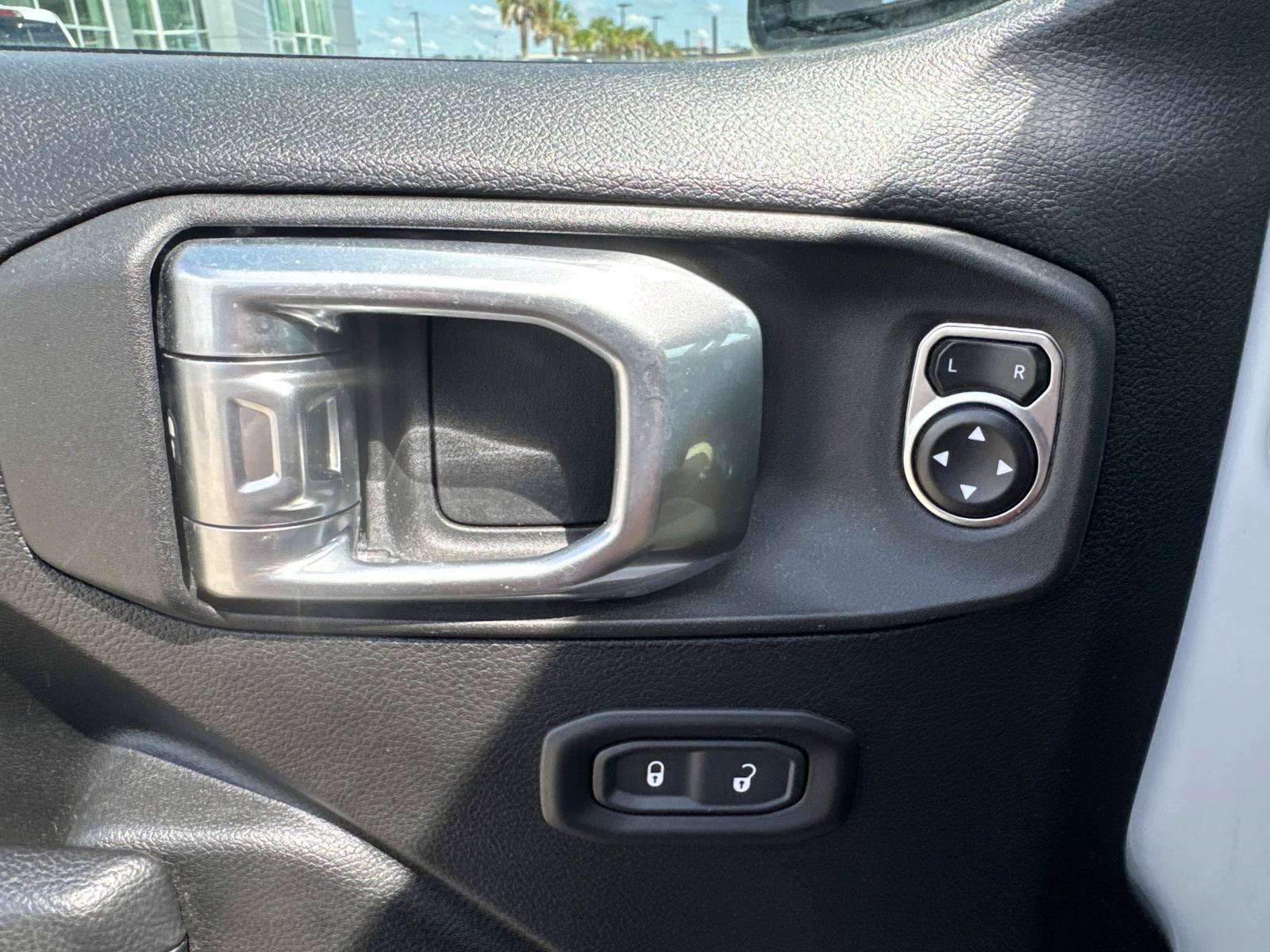 Used 2023 Jeep Gladiator Sport AWD/4WD image 18