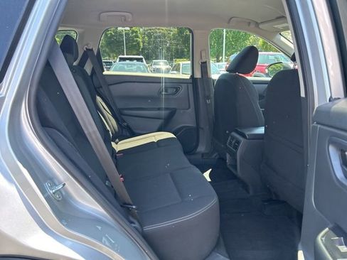 Used 2024 Nissan Rogue S FWD image 19