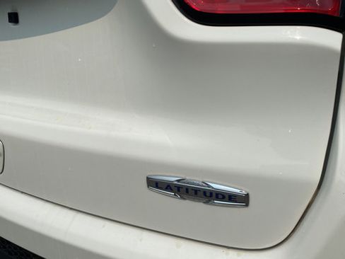 Used 2019 Jeep Compass Latitude AWD/4WD image 30