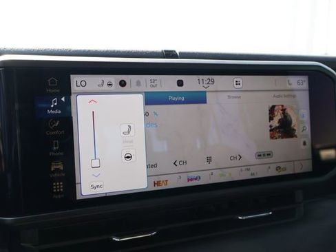 Used 2025 Jeep Gladiator Sport image 15