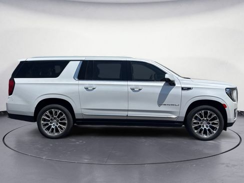 Used 2023 GMC Yukon XL Denali w/ Max Trailering Package AWD/4WD image 6