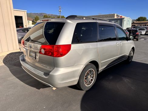 Used 2006 Toyota Sienna LE FWD image 3