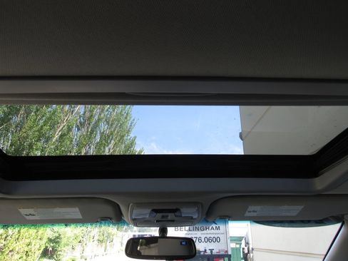 Used 2015 Toyota Sienna XLE Premium FWD image 31