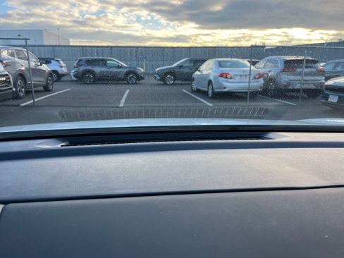 Used 2025 Nissan Sentra S image 18