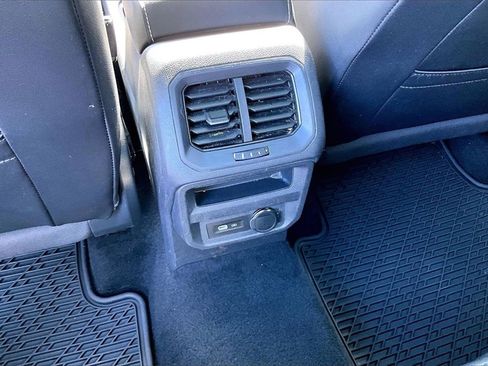 Certified 2022 Volkswagen Tiguan SE R-Line image 18