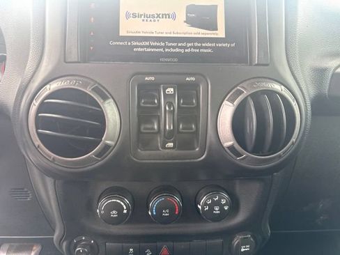 Used 2015 Jeep Wrangler Unlimited Sport w/ Quick Order Package 24S AWD/4WD image 28