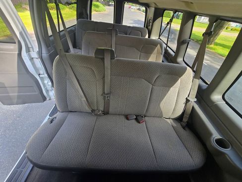 Used 2013 Chevrolet Express 2500 LT w/ LT Preferred Equipment Group RWD image 17