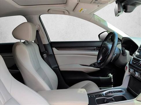 Used 2019 Honda Accord Touring image 24