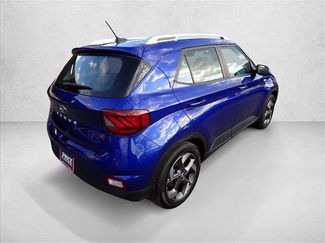 Used 2024 Hyundai Venue Limited video 4