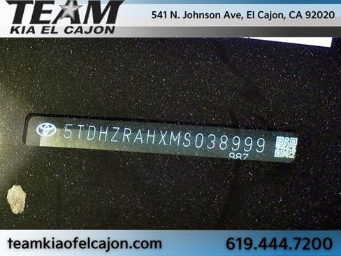 Used 2021 Toyota Highlander XLE image 38