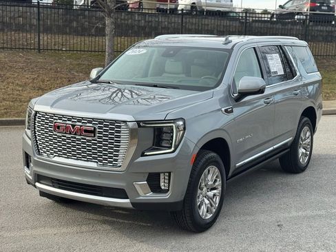 Used 2024 GMC Yukon Denali w/ Advanced Technology Package image 10