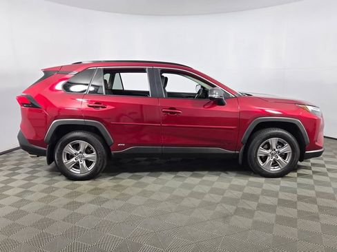 Used 2022 Toyota RAV4 XLE AWD/4WD image 11