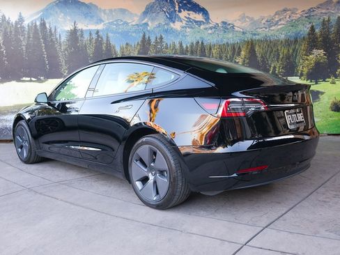 Used 2023 Tesla Model 3 Standard Range image 4