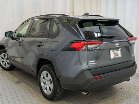 Used 2019 Toyota RAV4 LE image 3