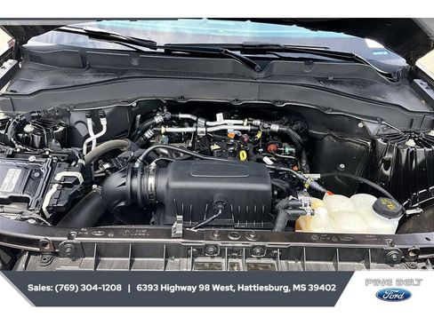 Used 2022 Ford Explorer XLT w/ Equipment Group 202A AWD/4WD image 8