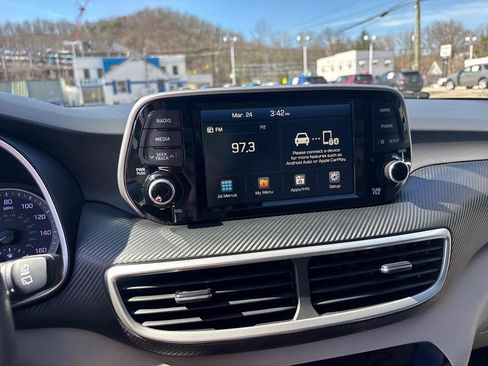 Used 2020 Hyundai Tucson SE image 16