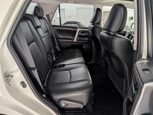 Used 2017 Toyota 4Runner Limited AWD/4WD image 17