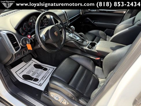 Used 2014 Porsche Cayenne Platinum Edition AWD/4WD image 19