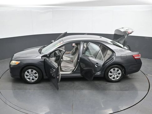 Used 2010 Toyota Camry LE FWD image 45