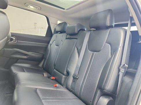 Used 2021 Kia Sorento S w/ Panoramic Sunroof Package FWD image 11