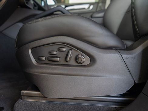 New 2026 Porsche Cayenne GTS image 28