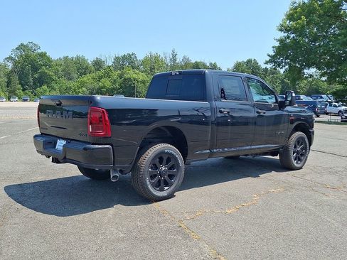 New 2025 RAM 2500 Big Horn AWD/4WD image 33