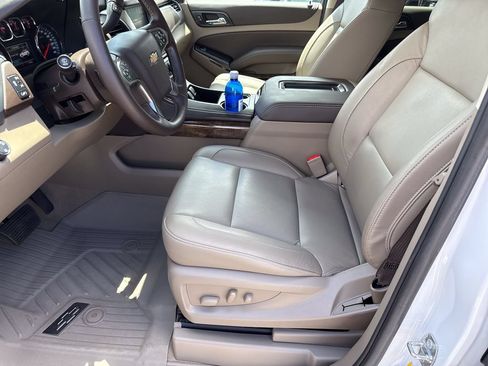 Used 2020 Chevrolet Suburban LT RWD image 9