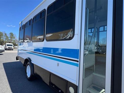 Used 2014 Ford E-450 and Econoline 450 Super Duty w/ Shuttle Bus Prep Package image 21