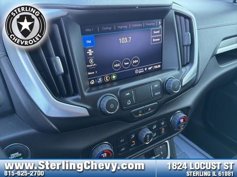 Used 2023 GMC Terrain SLT image 16
