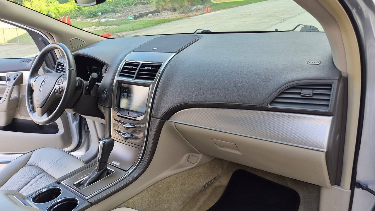 Used 2015 Lincoln MKX AWD w/ Equipment Group 102A image 48