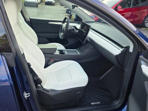 Used 2025 Tesla Model Y Long Range AWD/4WD image 13