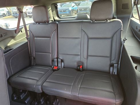 Used 2023 Chevrolet Suburban LT image 41