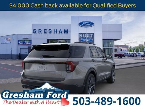 New 2026 Ford Explorer ST-Line w/ ST-Line Street Pack AWD/4WD image 9