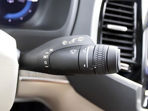 New 2025 Volvo XC90 T8 Plus w/ Protection Package Premier image 20