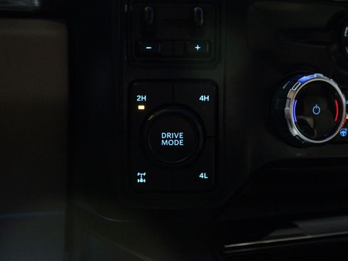 Used 2024 Ford F350 Lariat w/ Lariat Ultimate Package image 22