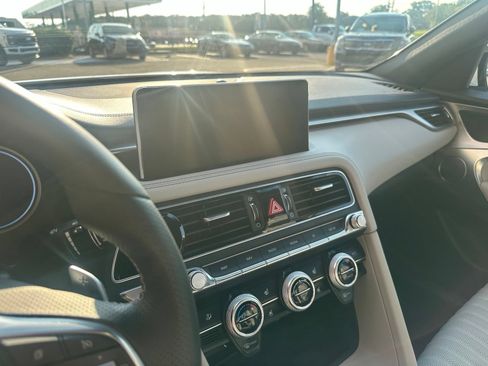 Used 2023 Genesis G70 2.0T w/ Sport Prestige Package RWD image 22
