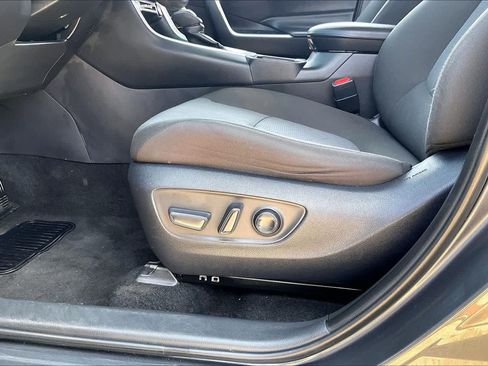 Used 2024 Toyota RAV4 XLE FWD image 36