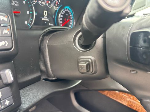 Used 2019 Chevrolet Suburban Premier image 14