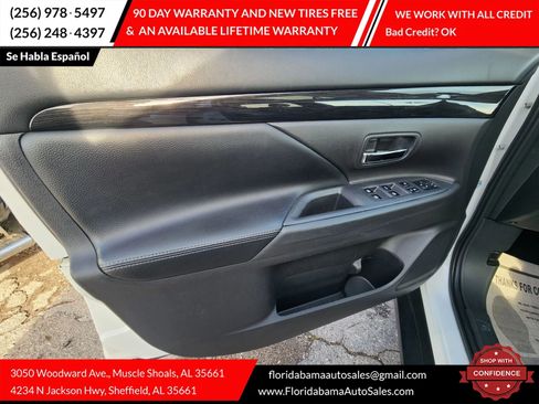 Used 2018 Mitsubishi Outlander SEL image 17