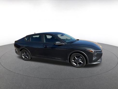 Used 2025 Kia K4 LXS image 2