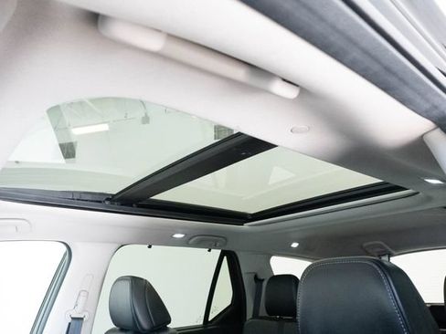 Used 2023 Honda Pilot Touring image 7
