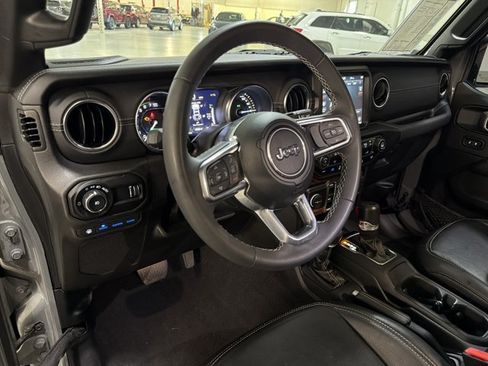 Used 2023 Jeep Wrangler Unlimited Sahara AWD/4WD image 14