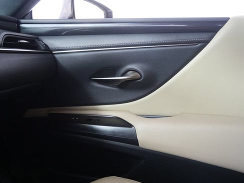 Used 2019 Lexus ES 350 w/ Accessory Package 2 FWD image 22