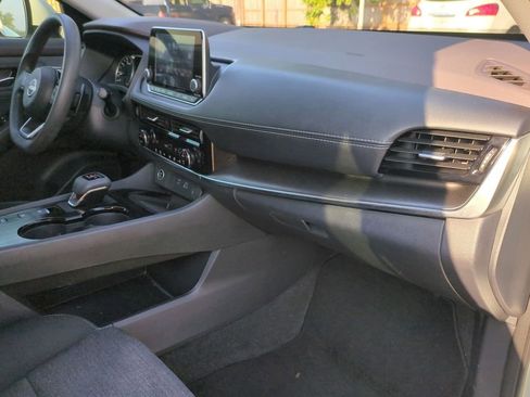 Used 2023 Nissan Rogue SV image 27
