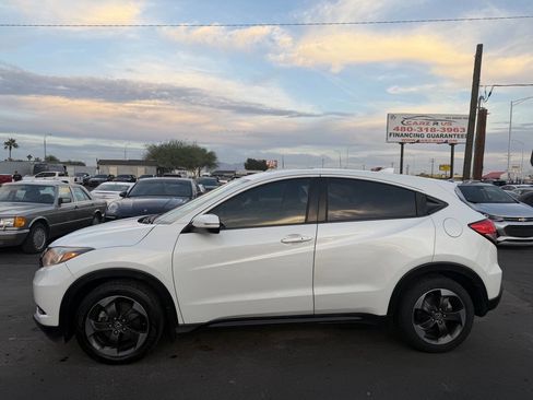 Used 2018 Honda HR-V EX image 4